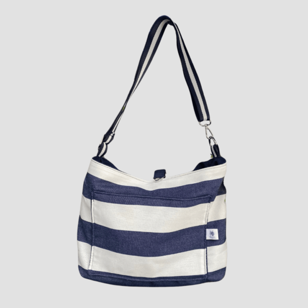 Bolso marinero con rayas en azul y blanco